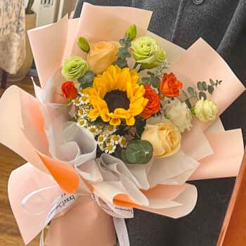 爱在此刻鲜花香槟向日葵韩式小花束生日礼物送女生老师同城配送	