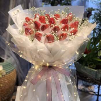 鲜花草莓花束车厘子水果鲜花同城配送老公女朋友老婆礼物19颗草莓花束·满天星同城配送支持预约日期	